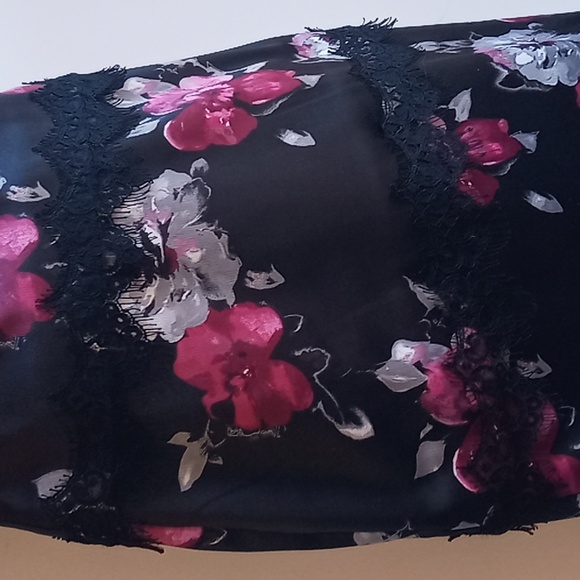 Gorgeous lace enhanced White House Black Market cocktail dress - Picture 3 of 9